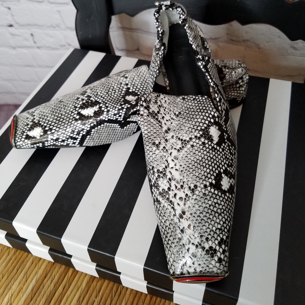LS Flats Loafers Faux Snakeskin Sq Toe NWT 38  7.5